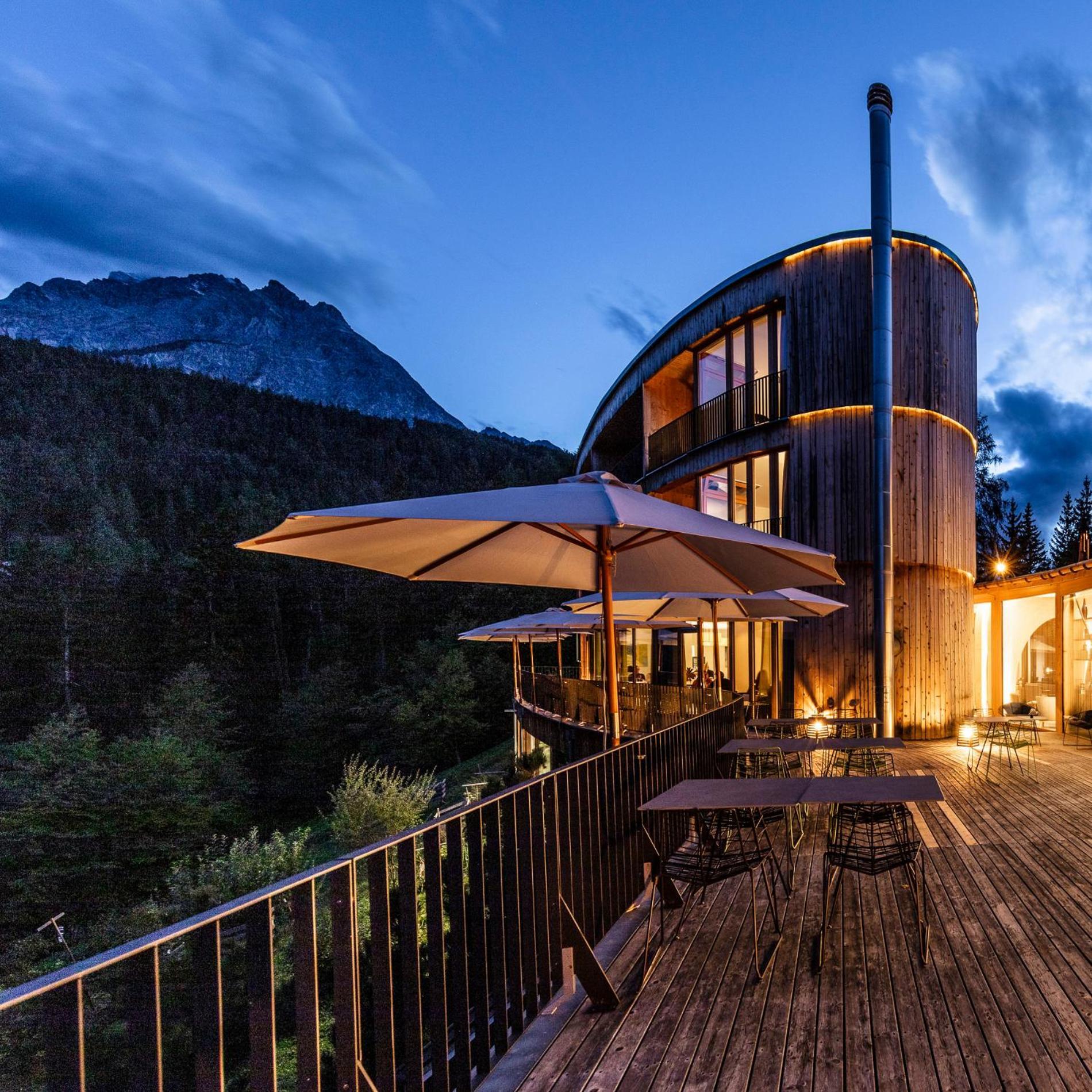 Hotel Arnica Scuol - Adults Only Buitenkant foto