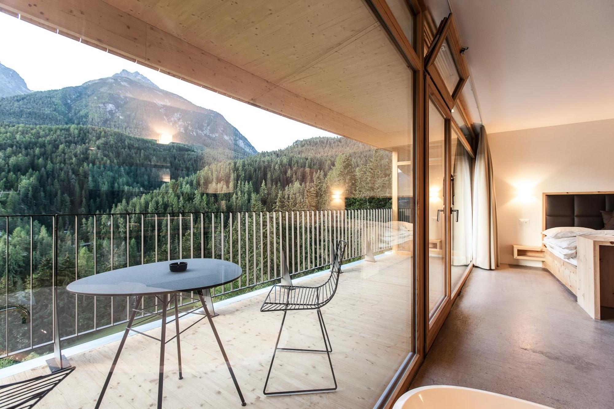 Hotel Arnica Scuol - Adults Only Kamer foto