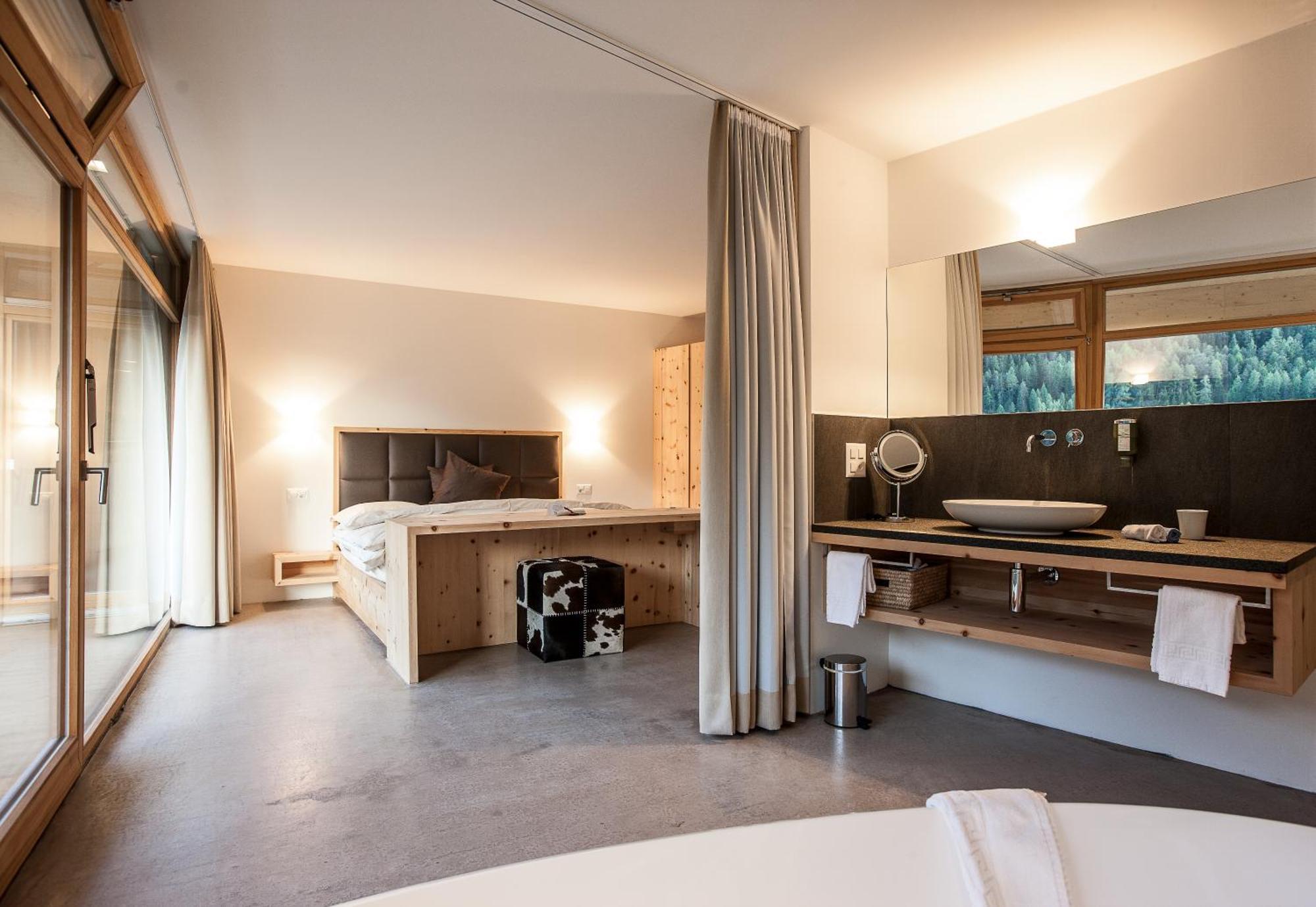 Hotel Arnica Scuol - Adults Only Kamer foto