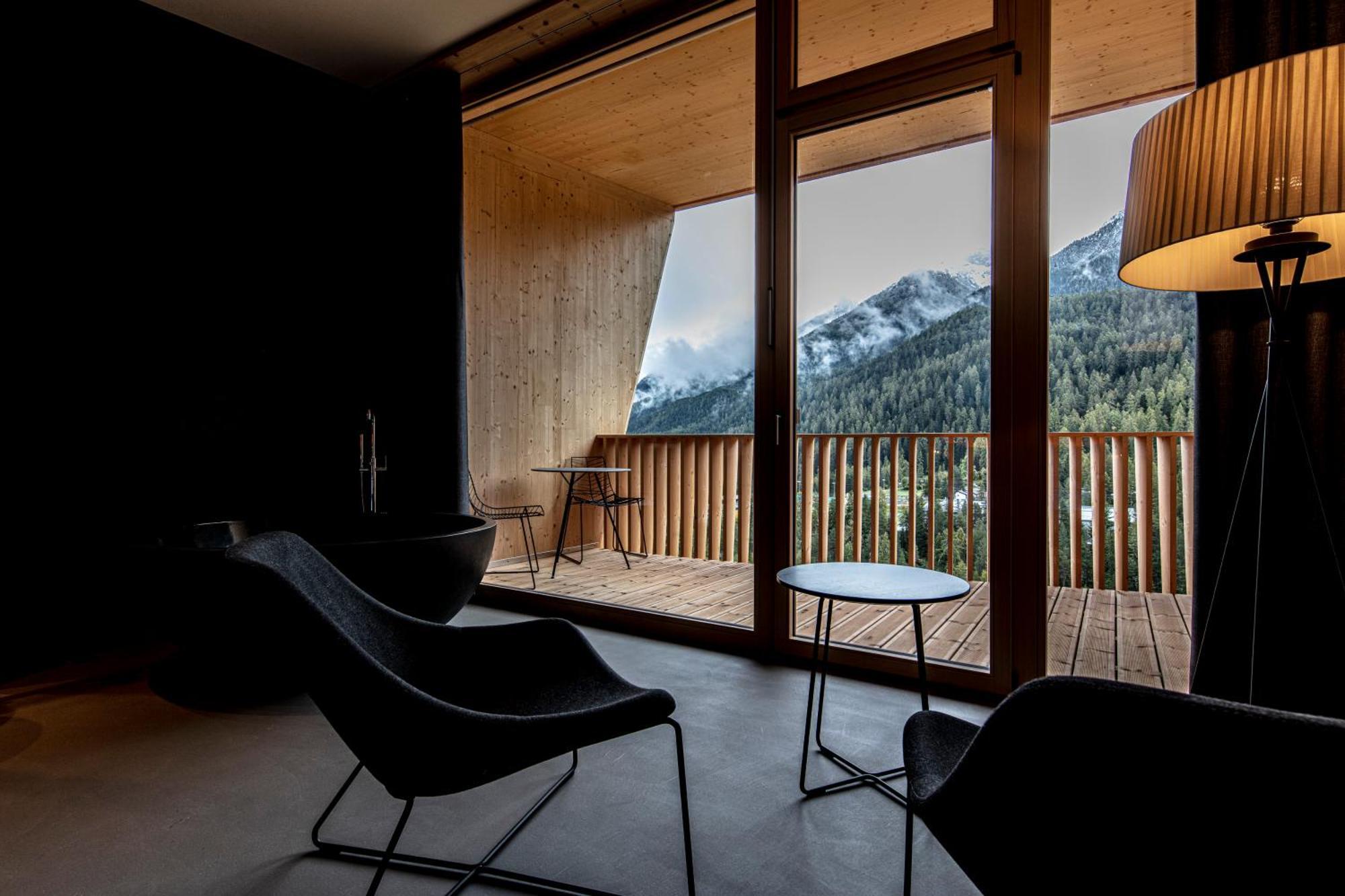 Hotel Arnica Scuol - Adults Only Buitenkant foto