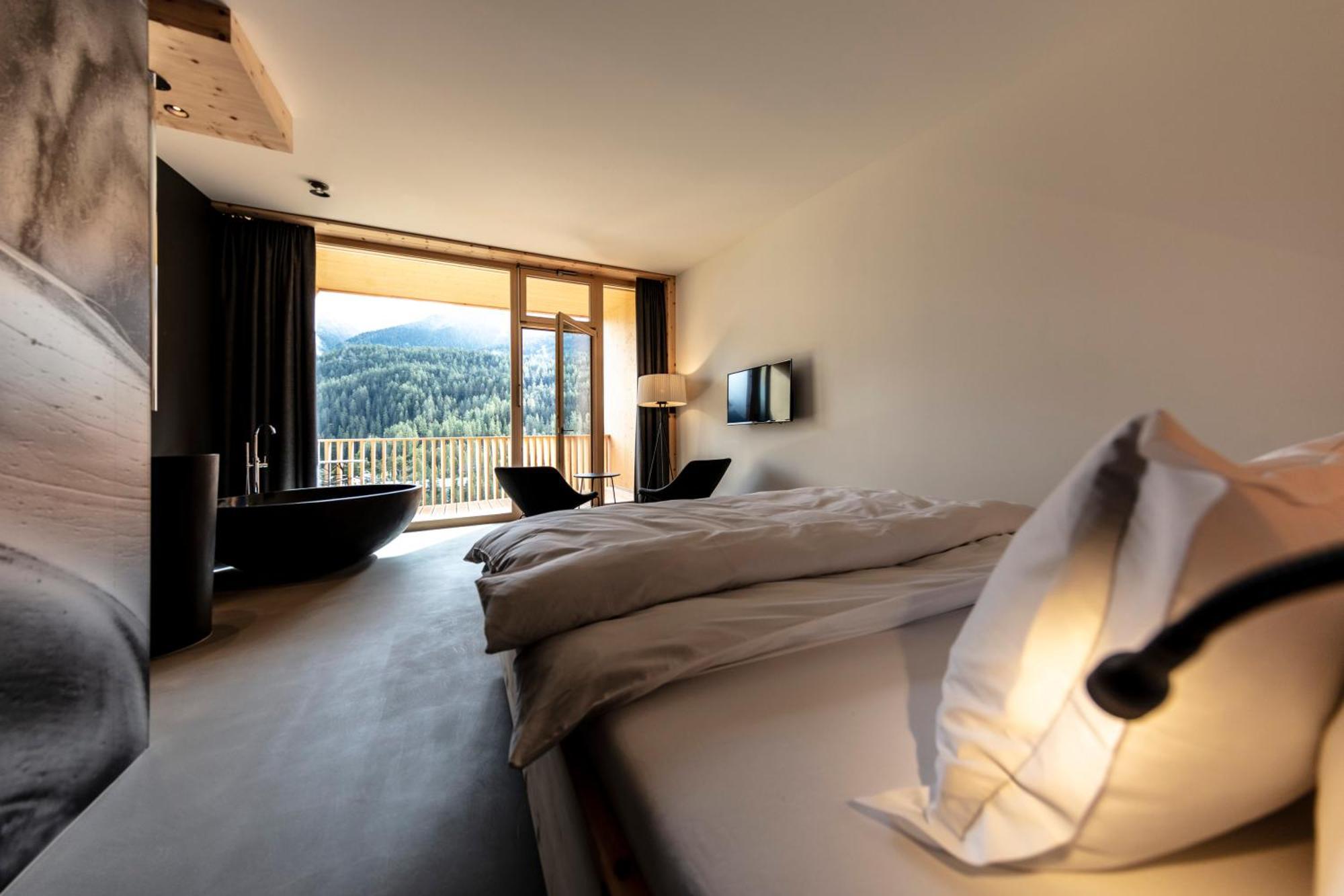 Hotel Arnica Scuol - Adults Only Buitenkant foto