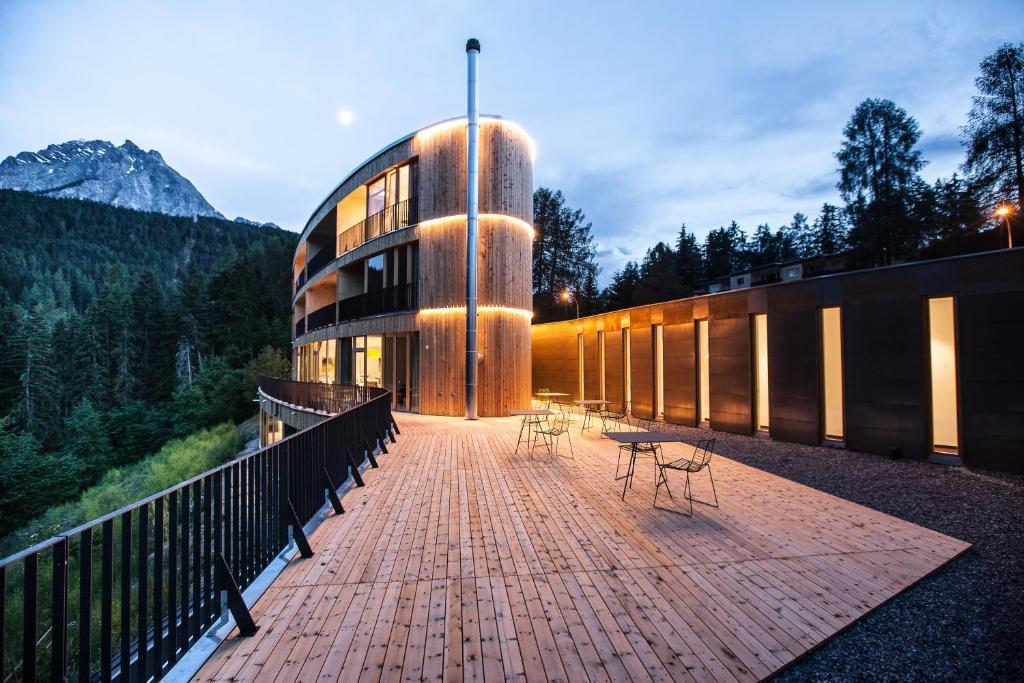 Hotel Arnica Scuol - Adults Only Buitenkant foto